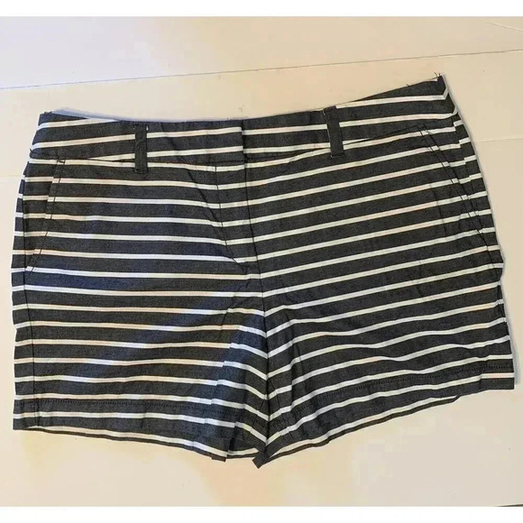 Women’s Ann Taylor Khaki Shorts Size 12 Navy Blue Cotton 4” Chino - Picture 1 of 6